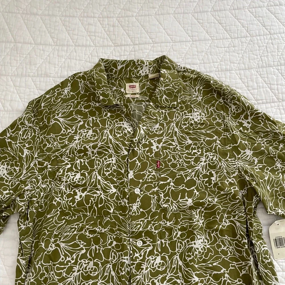 Levis Mens Relaxed Fit Short Sleeve Floral Button Up Shirt Olive Green M NEW